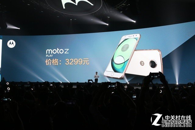 旗舰配置3299起 Moto Z/Z Play北京发布 