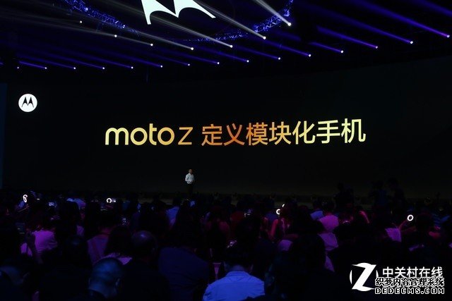 旗舰配置3299起 Moto Z/Z Play北京发布 