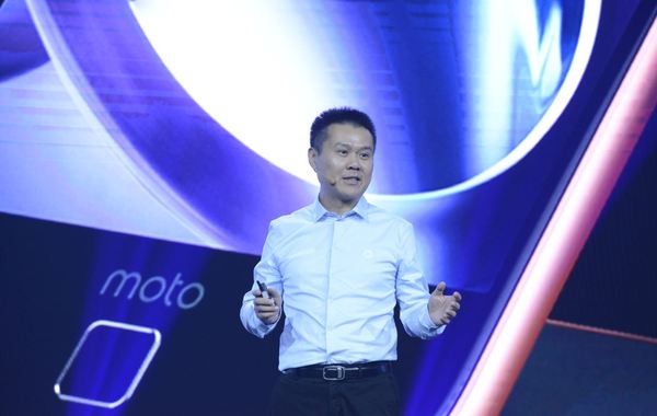 本港台直播:【j2开奖】Moto Z升维决战 模块化抢走苹果三星客户？