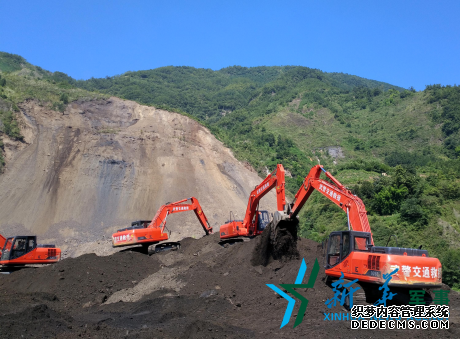 飞石峡谷摘“悬湖”——武警交通部队四川北川县陈家坝乡堰塞湖抢险救援侧记