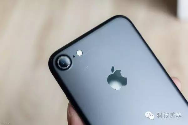 【j2开奖】iPhone7黑色慎买 初期价格1万5，要买请在以下官方直营店