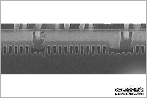 Chipworks带来A10芯片拆解：变小变薄了！