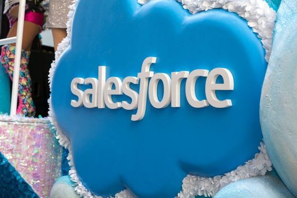 wzatv.cc:【j2开奖】人工智能全球热，Salesforce 展示爱因斯坦 AI