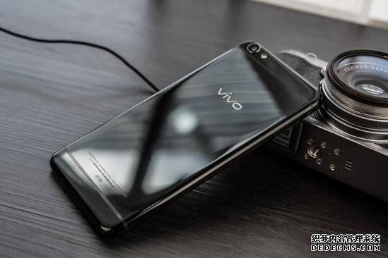 低调优雅 vivo X7曜石黑特别版惊艳来袭 