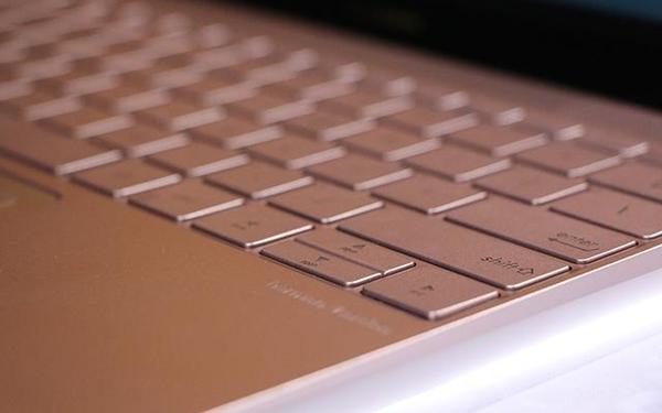 报码:【j2开奖】比MacBook更轻薄的超极本，充电1小时能用5小时