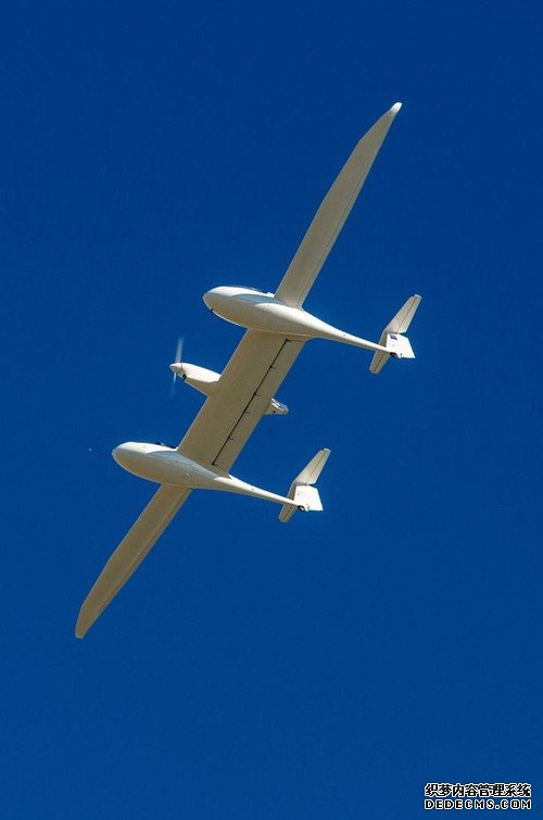 氢燃料客机首飞成功 未来目标是空中出租车