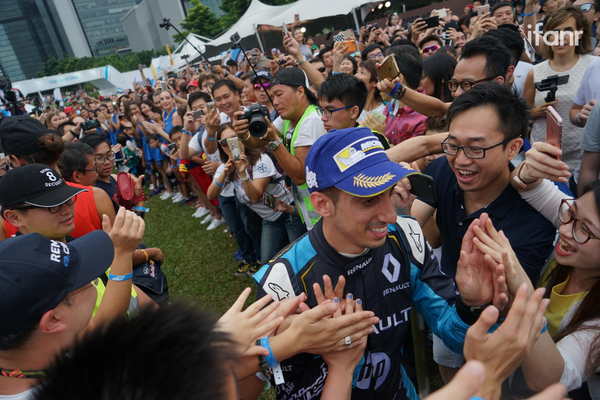 码报:【j2开奖】亲历 Formula E 香港揭幕战：光是探讨技术，那你还不懂电动版 F1 的精髓