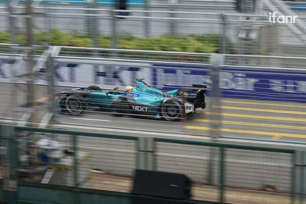 码报:【j2开奖】亲历 Formula E 香港揭幕战：光是探讨技术，那你还不懂电动版 F1 的精髓