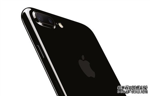 国内用户惊呆！iPhone7官方展示机随便拿