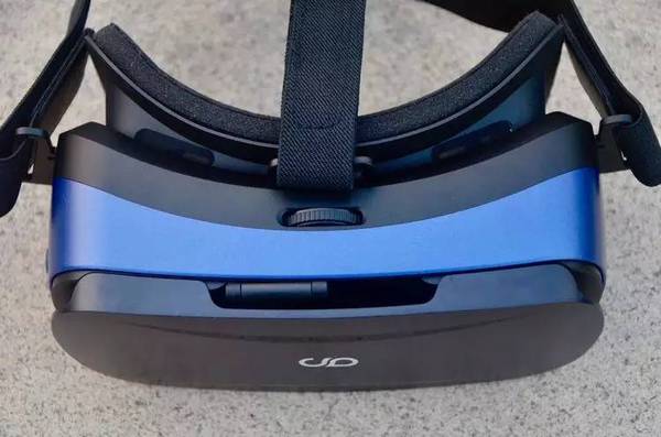 【j2开奖】199 元的极幕 VR 眼镜，能让手机盒子摆脱「晕眩」的标签吗？