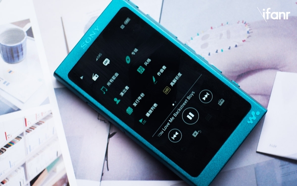 报码:【j2开奖】智能手机音乐当道，你会用一台非智能的触摸屏 Walkman 来听音乐吗？