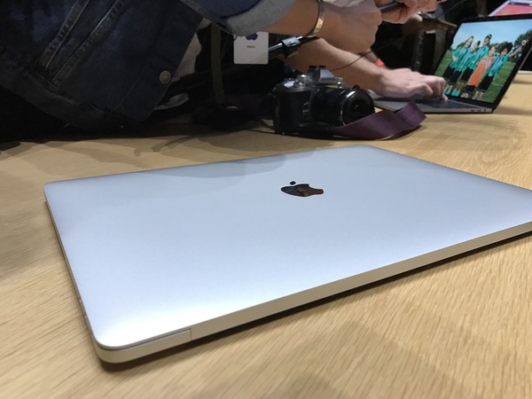 码报:【j2开奖】苹果新 MacBook Pro 发布：变化多到 iPhone 7 都跟不上，就是为了卖这些“耗材”？