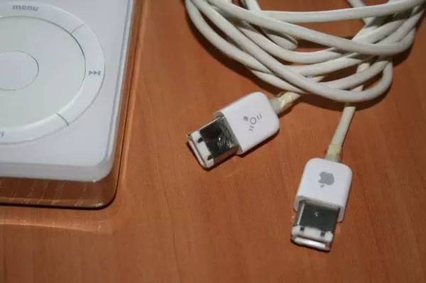 wzatv:【j2开奖】除了被吐槽，MacBook Pro 的 USB Type