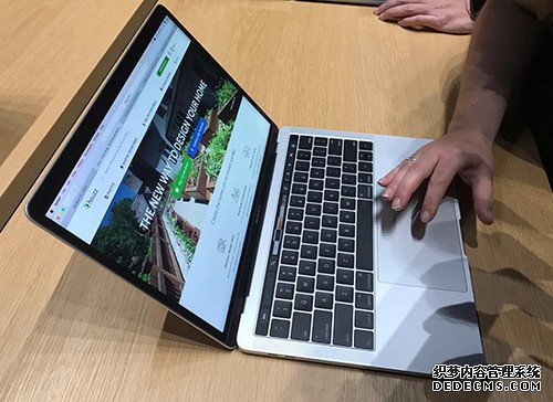 苹果暗讽微软surface Mac电脑完全不需要触控屏