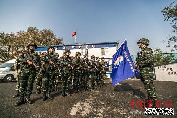 大连边防支队开展海上反恐处突演练