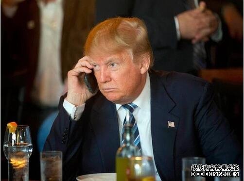 万没想到！揭秘美国新总统特朗普用的手机 