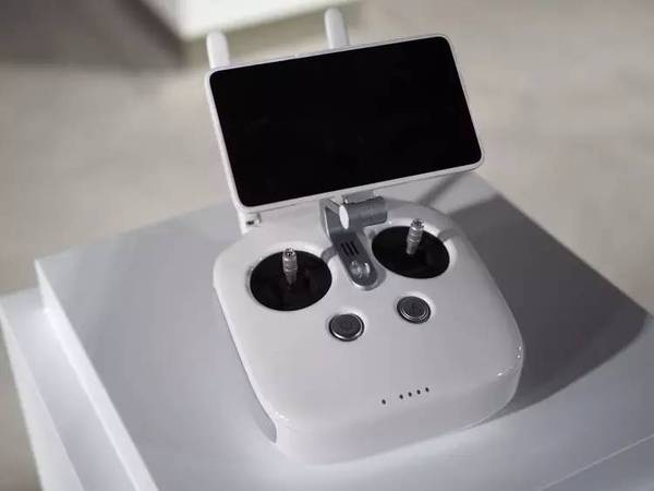 【j2开奖】关于大疆「悟」Inspire 2 和 Phantom 4 Pro，还有这些你不知道的细节