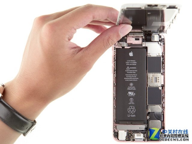 iPhone 6s关机门"无休止" 换电池不容易 
