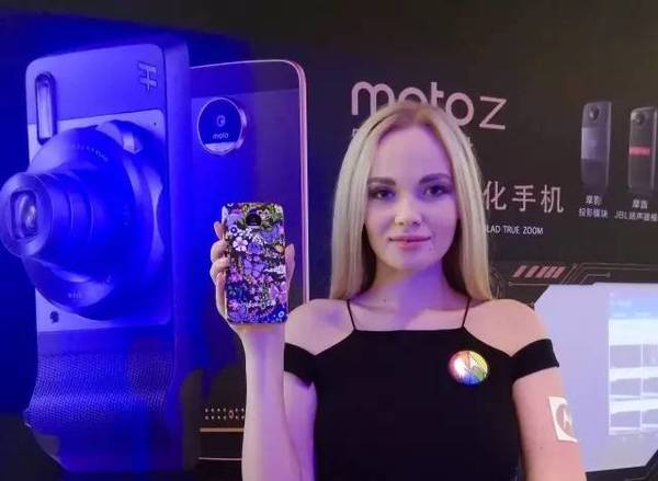 码报:【j2开奖】羡慕Moto Z, 见了周杰伦、五月天、邓紫棋……