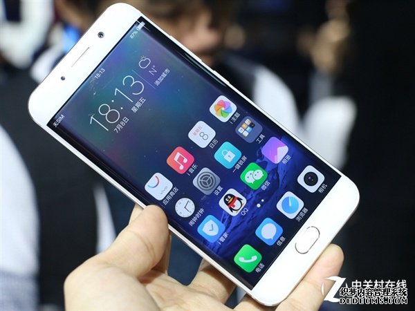 曲面屏加双摄 vivo Xplay6报价4498元 