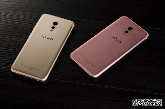 12日正式开卖！拍照旗舰 vivo Xplay6体验 