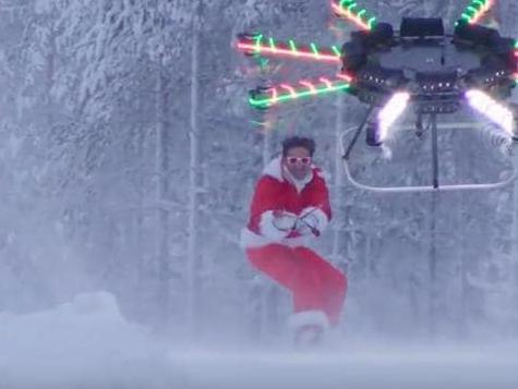 wzatv:【j2开奖】无人机挂着圣诞老人从天而降！美国网红火了！