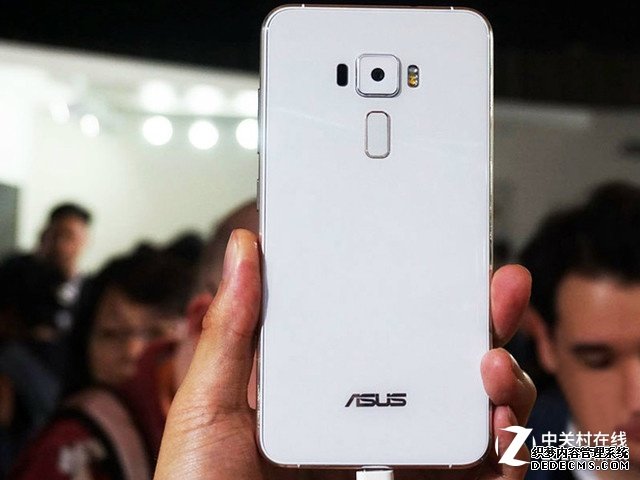 为照相生 华硕Zenfone 3灵智报价2598 