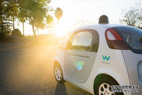 拥有300年人类驾驶经验的谷歌无人车，还有一项技能没掌握