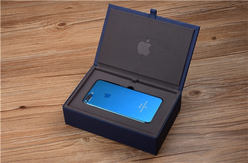 码报:【j2开奖】亮蓝色iPhone 7开箱图赏：骚就一个字！
