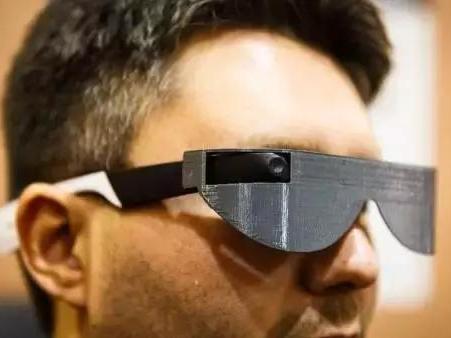 【j2开奖】谷歌眼镜弱爆了，这个眼镜让盲人也能看清世界！