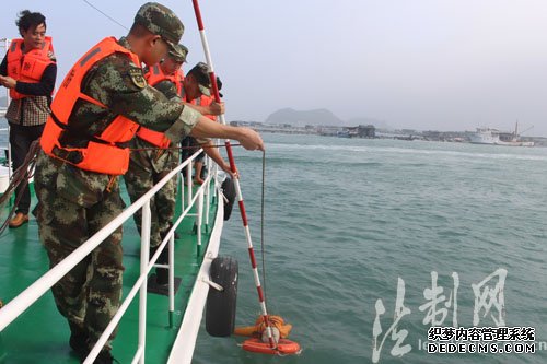 福建漳州边防支队船艇大队开展“海上110”应急救助演练