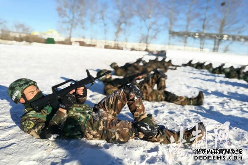 黑龙江绥滨边防大队机动中队掀起冬训热潮