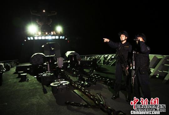 中国海军第二十五批护航编队春节执行护航任务见闻