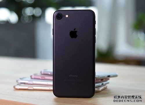 苹果手机销量大危机 库克的翻盘大招就看iPhone8了！