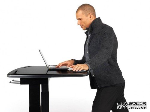 站着办公更健康 M1智能办公桌帮你调整工作姿势