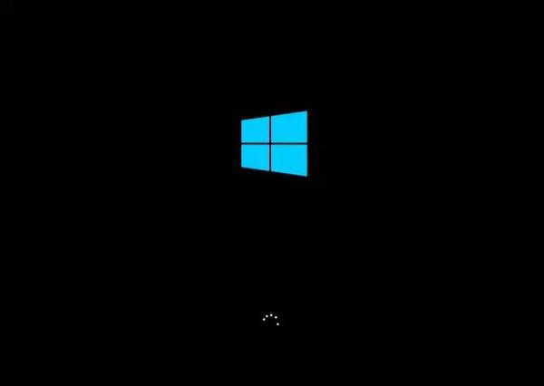 码报:【组图】试玩俄罗斯版 Windows 10，领教真正阉割版系统！