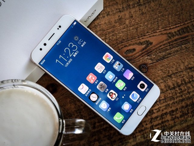 大屏拍照旗舰 vivo X9Plus报价3498元 