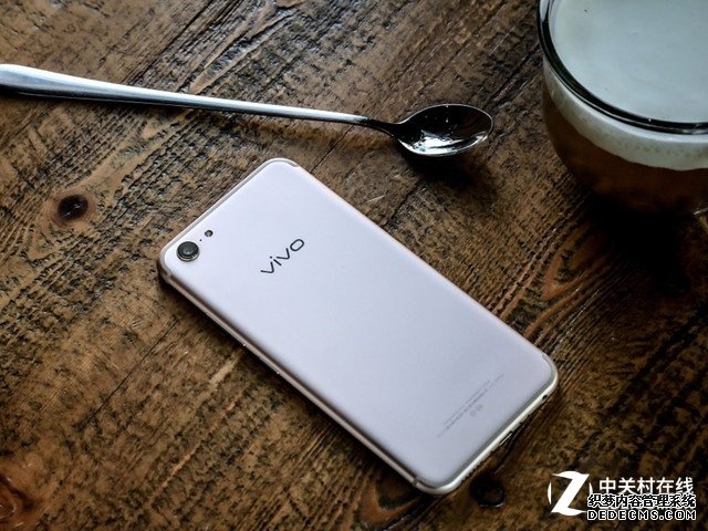 大屏拍照旗舰 vivo X9Plus报价3498元 