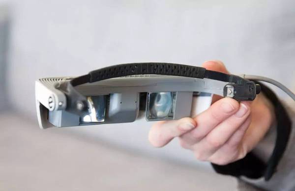 码报:【j2开奖】这是一副让外媒惊叹的眼镜，可以让70%的视力残疾者重见光明 | 发现