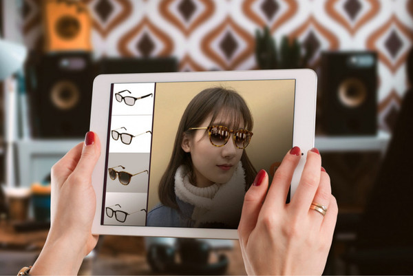 报码:【j2开奖】Topplus：从一键式的眼镜试戴入手，这家公司让 AR 技术又多了新的“打开方式” | 创业
