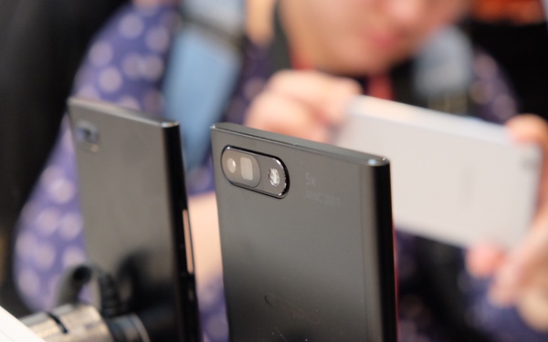 【j2开奖】不发手机发“黑科技”，OPPO 推出手机 5 倍无损变焦技术