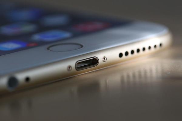 码报:【j2开奖】iPhone 8 或放弃 Lightning 改用 USB