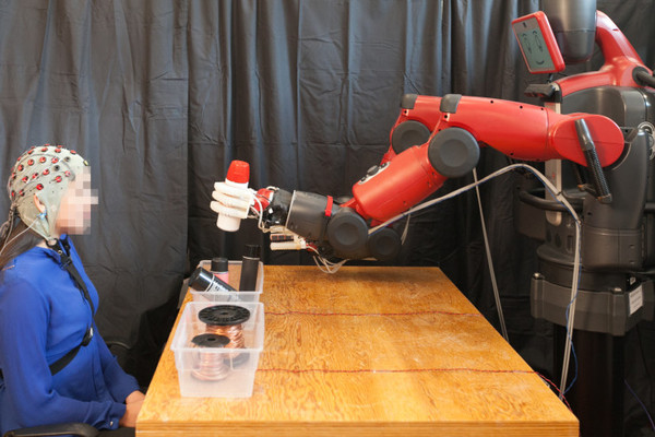 报码:【图】麻省理工造出用意念控制的机器人