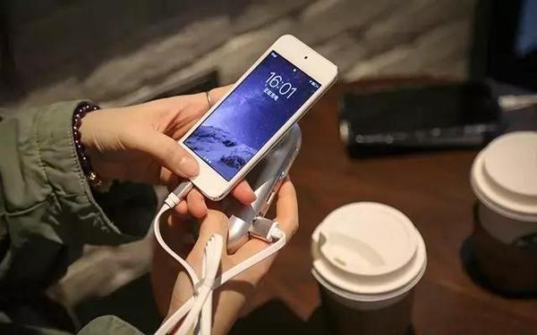 报码:【j2开奖】比iPhone6小的手持稳定器，送女神比星辰口红还好