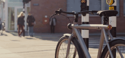 报码:【j2开奖】什么鬼？谷歌做了一辆无人驾驶自行车？假的！