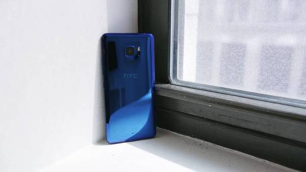 wzatv:【j2开奖】HTC 的新旗舰总算不「丑」了，可为何依然遭遇差评无数？