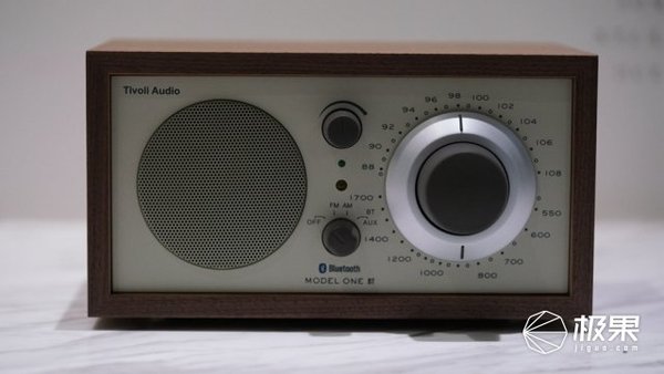 报码:【j2开奖】让音乐流淌也成为一种传承，实测流金岁月M1BT收音机蓝牙音箱
