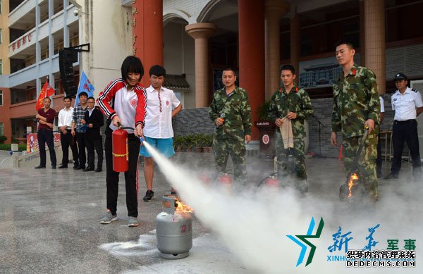 遇到火险怎么办？ 湛江消防官兵深入学校培训