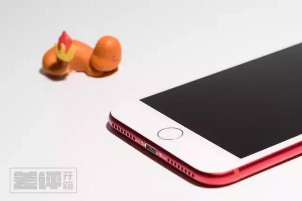 【j2开奖】苹果给差评送了台红色iPhone 7，那么上几张图吧！