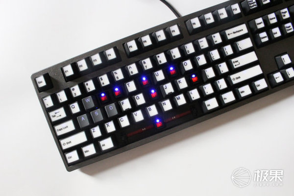 报码:【j2开奖】打字舒服游戏爽的机械键盘，颜值高到舍不得用
